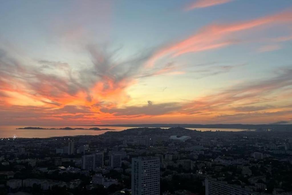 Superbe Appartement 2 Chambres Avec Vue Sur La Mer Et La Montagne Marseille Kültér fotó