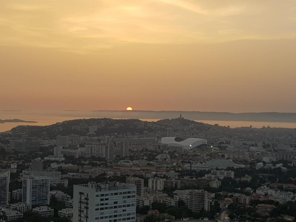 Superbe Appartement 2 Chambres Avec Vue Sur La Mer Et La Montagne Marseille Kültér fotó
